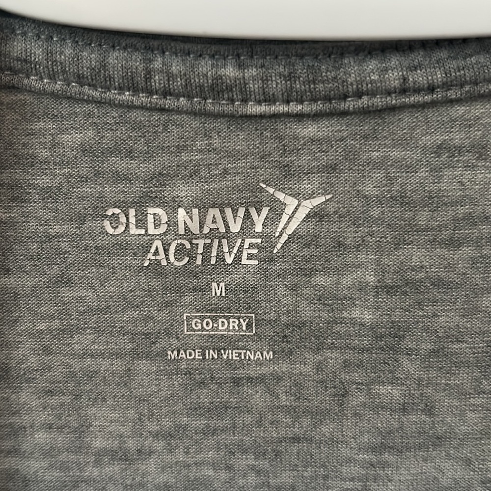Size medium tee ! - Picture 4 of 4
